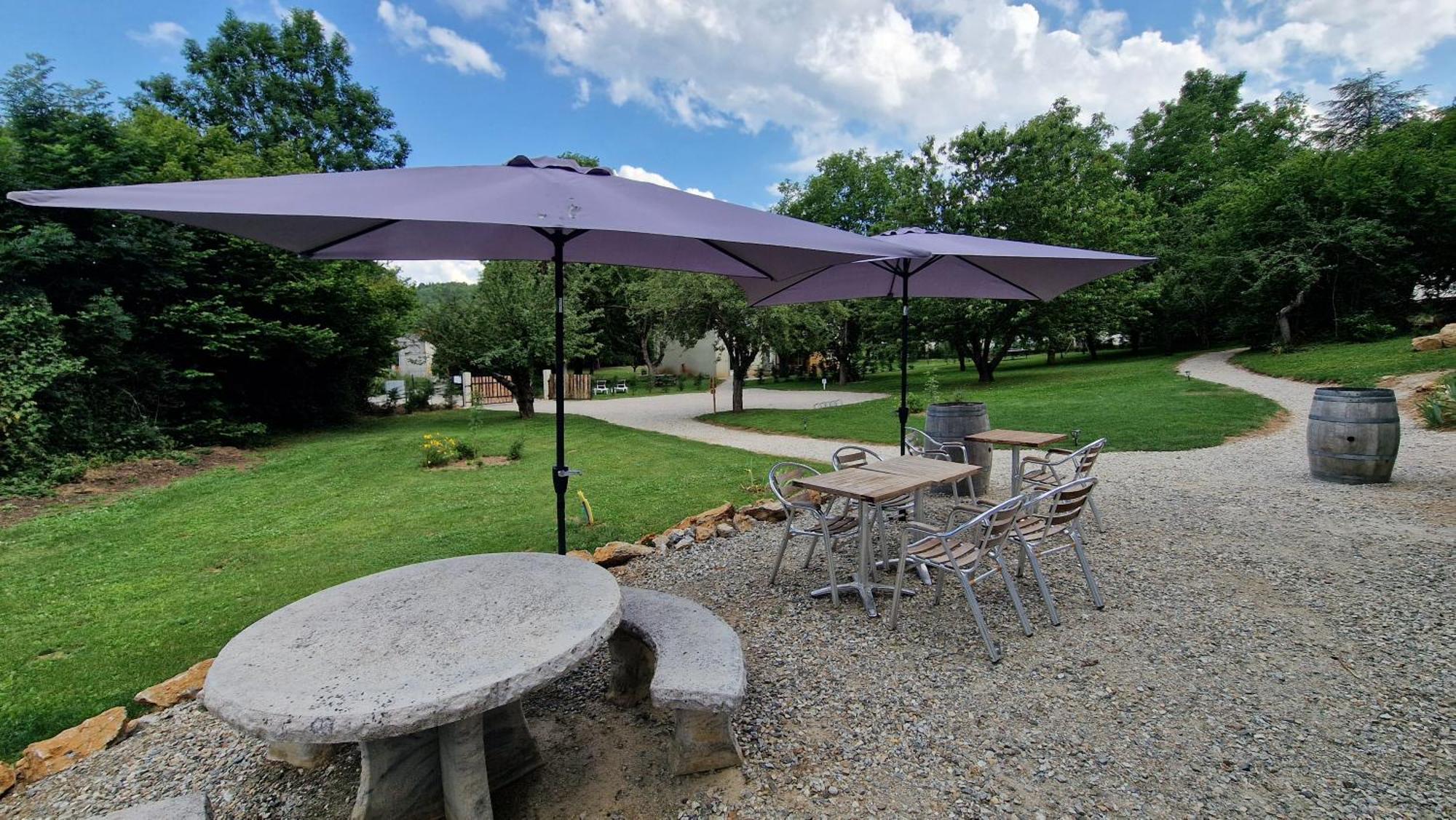 Lodge Tente Les Pommiers Glamping O Rendez-Vous En Demi-Pension Roquefeuil Exteriör bild